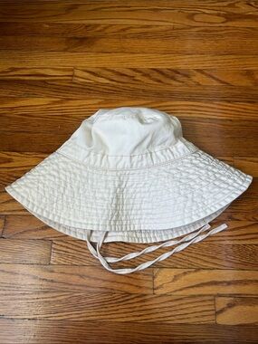 Cream Wide Brim Bucket Hat with Chin Ties